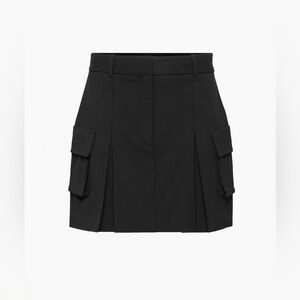 Aritzia Babaton Cameo Cargo Skirt in Black Size 4